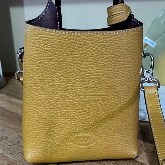 Tod's Handbags - Tod's Yellow Leather bag/purse